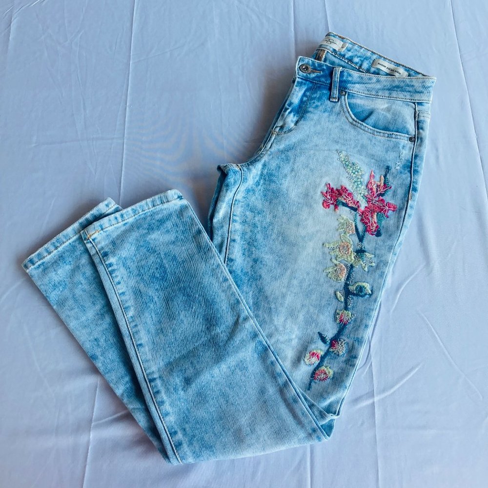 NWOT Jessica Simpson Embroidered Flower Skinny Jeans